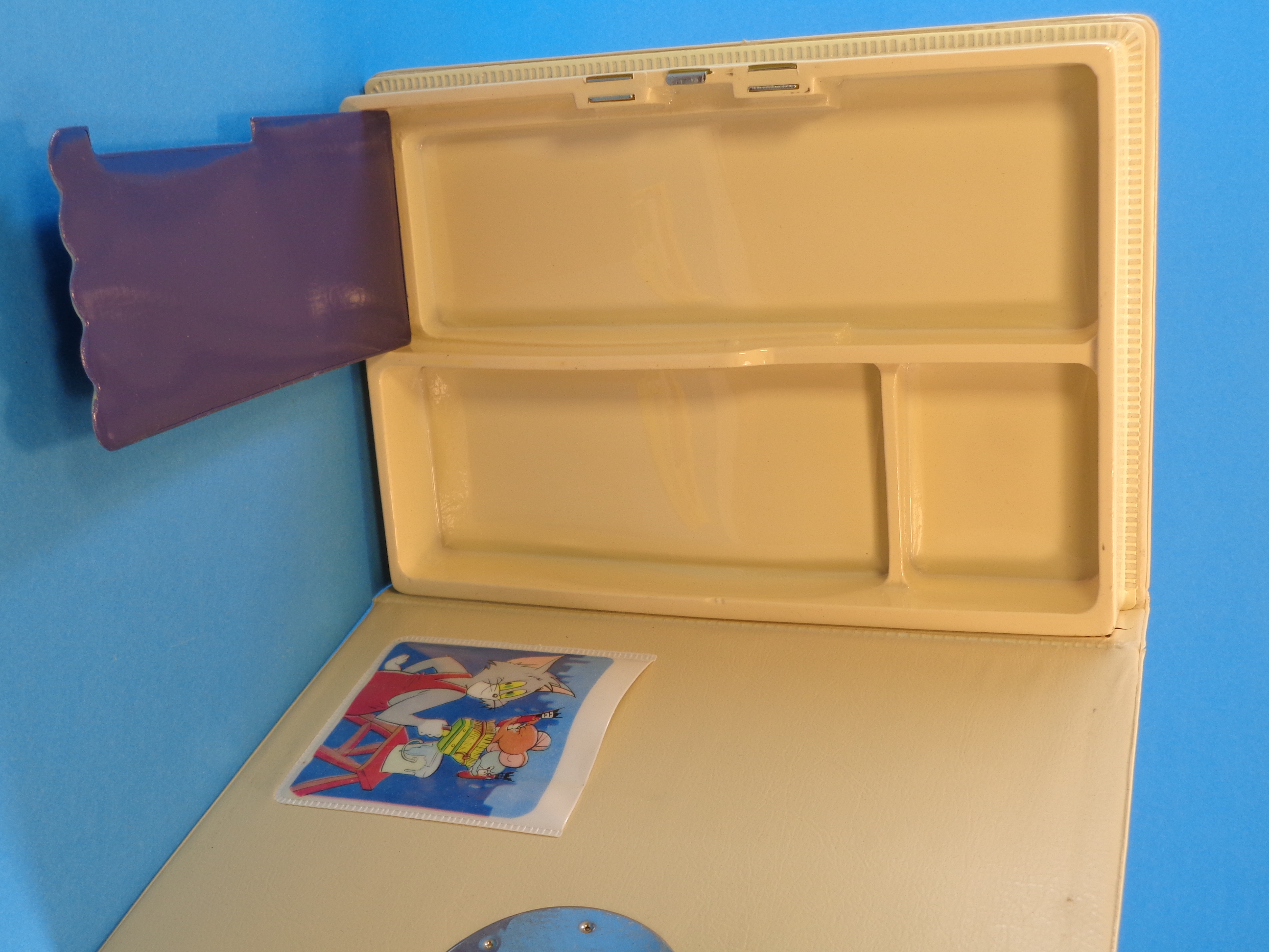 VINTAGE TOM & JERRY MAGNETIC PENCIL BOX/CASE * MADE IN
